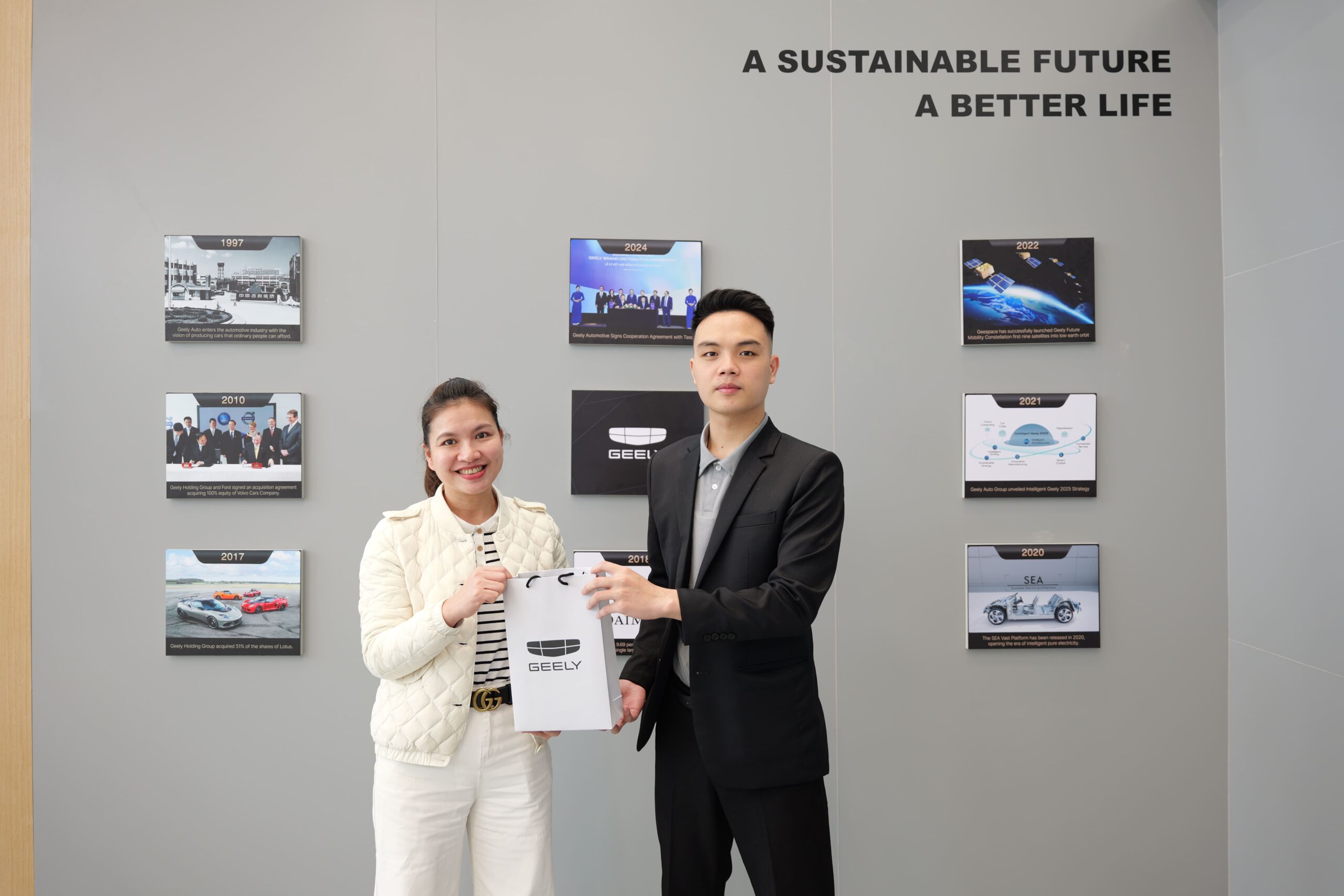 Những món quà độc quyền Geely Hải Dương tri ân khách hàng 
